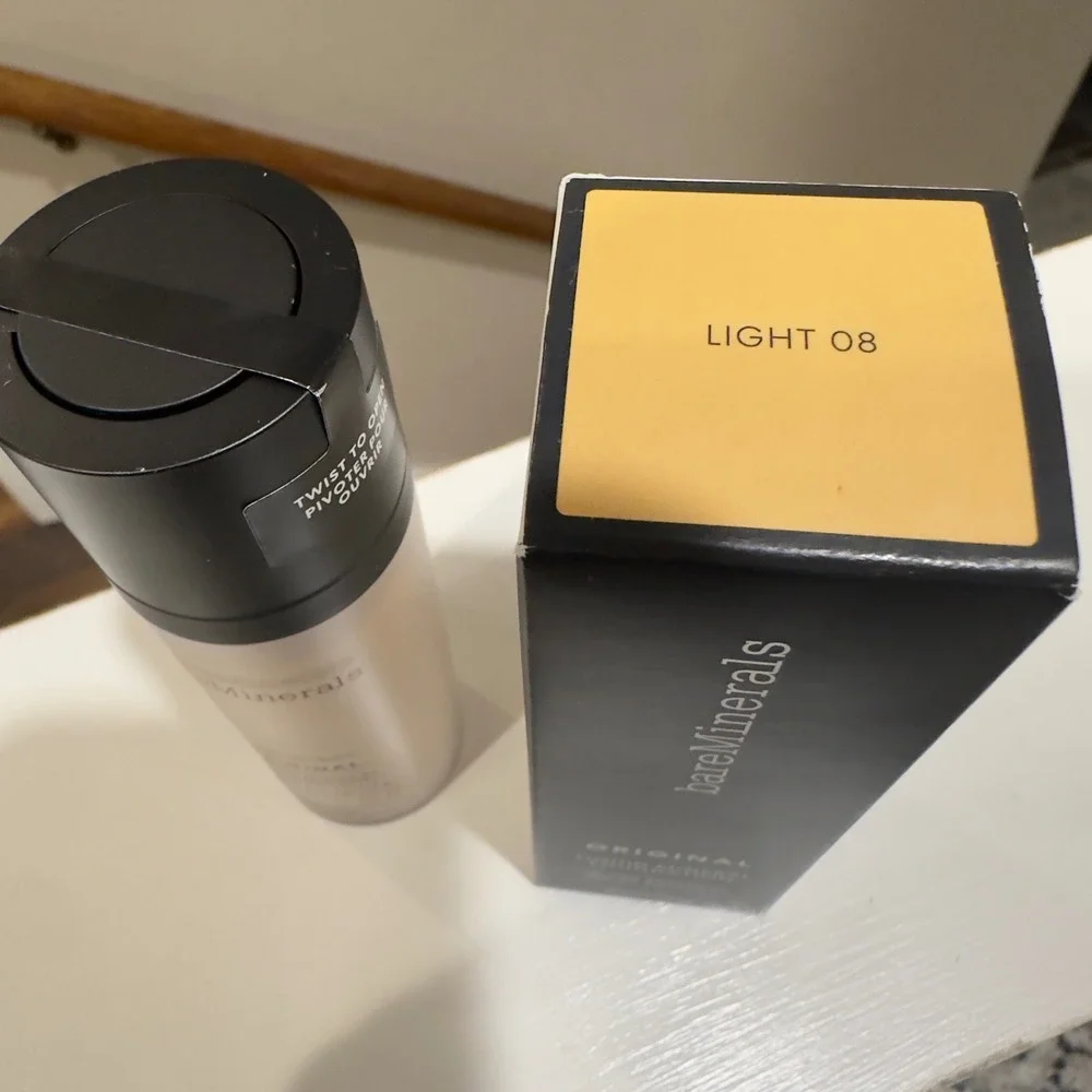 bareMinerals ORIGINAL Liquid Mineral Foundation Light 08 SPF 20 1 oz New Boxed